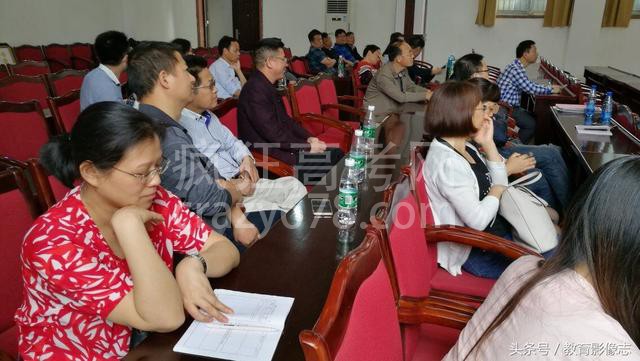 赫山区:高中政治工作坊线下研修助力学考、高考