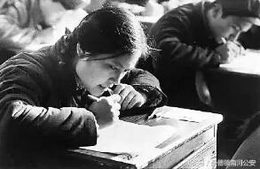 「高考往事」1977年高考数学卷,你能考多少?